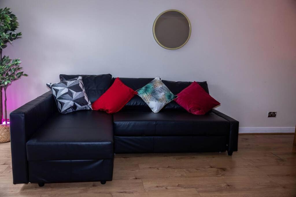 3 Bedrooms House-Sofabed-Parking-Bbqstove-Garden London Eksteriør billede
