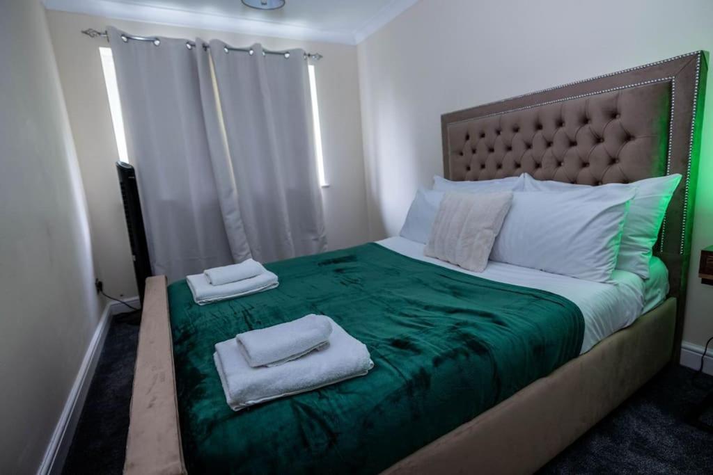 3 Bedrooms House-Sofabed-Parking-Bbqstove-Garden London Eksteriør billede