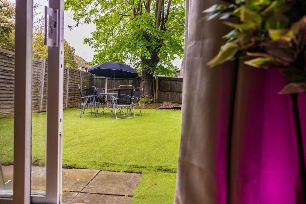 3 Bedrooms House-Sofabed-Parking-Bbqstove-Garden London Eksteriør billede